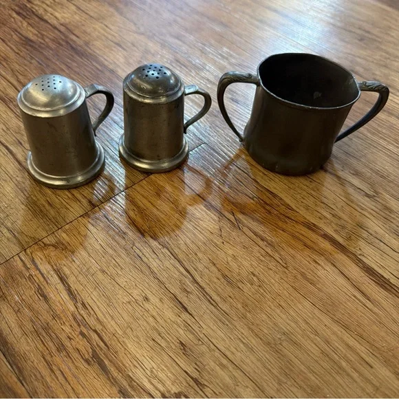 Web Salt & Pepper Shakers 2” H And A Child’s Cup Or Sugar Dish Marked Genuin - Picture 1 of 12
